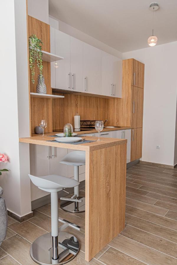 Jacuzzi - Flexible Selfcheckins 20 - Zagreb - Luxury - Garage - Smart - Brand New - Apartments Repinc Bagian luar foto