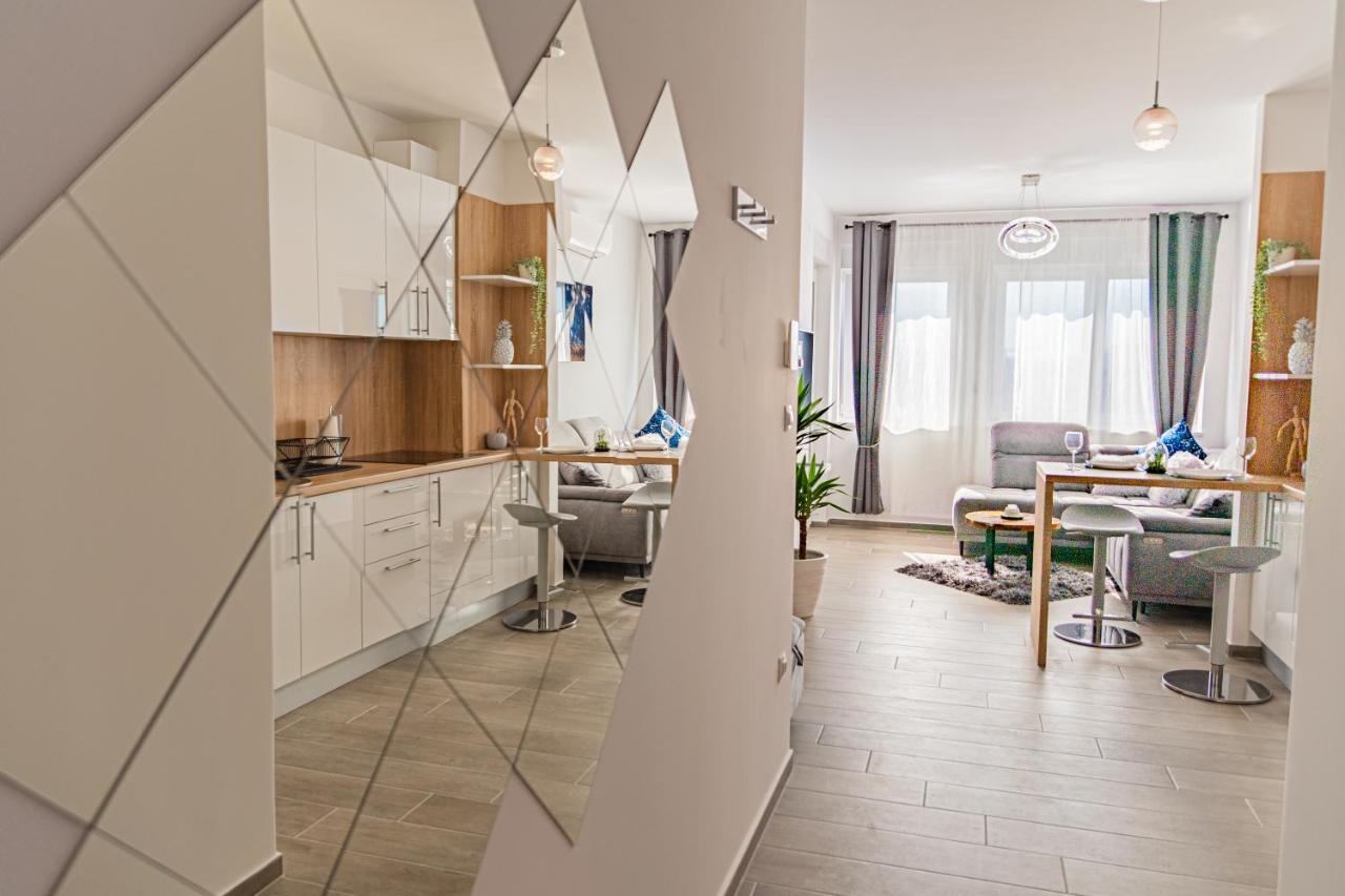 Jacuzzi - Flexible Selfcheckins 20 - Zagreb - Luxury - Garage - Smart - Brand New - Apartments Repinc Bagian luar foto