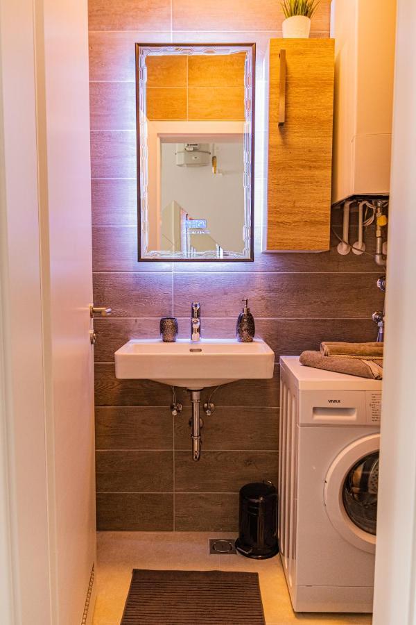 Jacuzzi - Flexible Selfcheckins 20 - Zagreb - Luxury - Garage - Smart - Brand New - Apartments Repinc Bagian luar foto