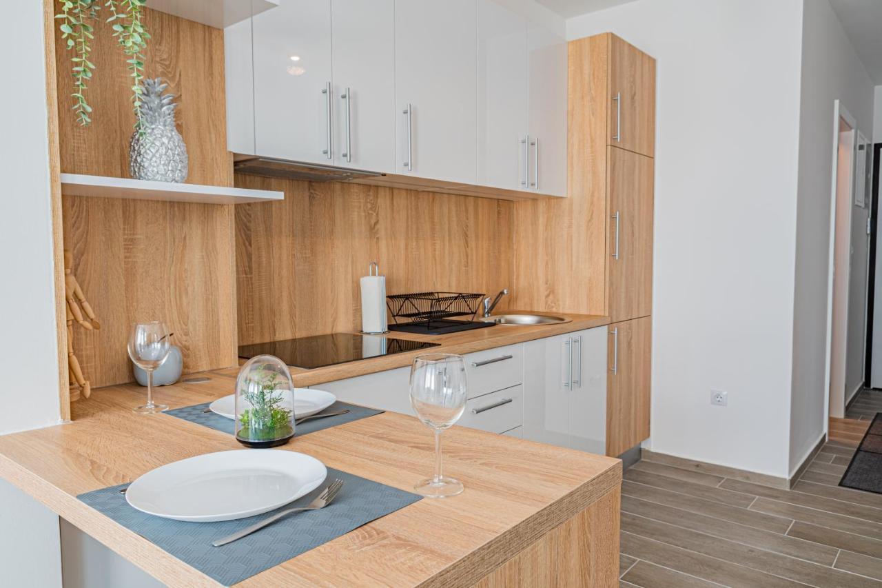 Jacuzzi - Flexible Selfcheckins 20 - Zagreb - Luxury - Garage - Smart - Brand New - Apartments Repinc Bagian luar foto